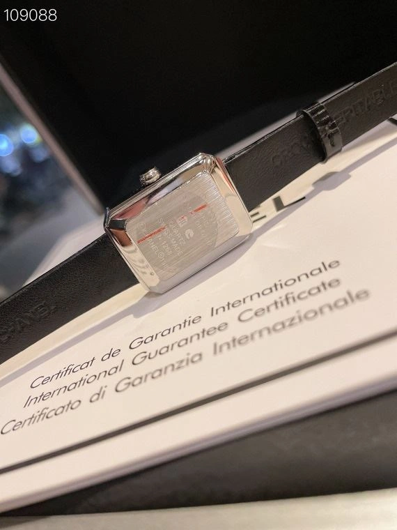 CHANEL Watches UrbanChic 181512