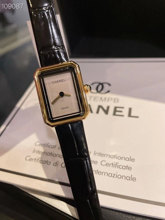 Chic CHANEL Watches 181511