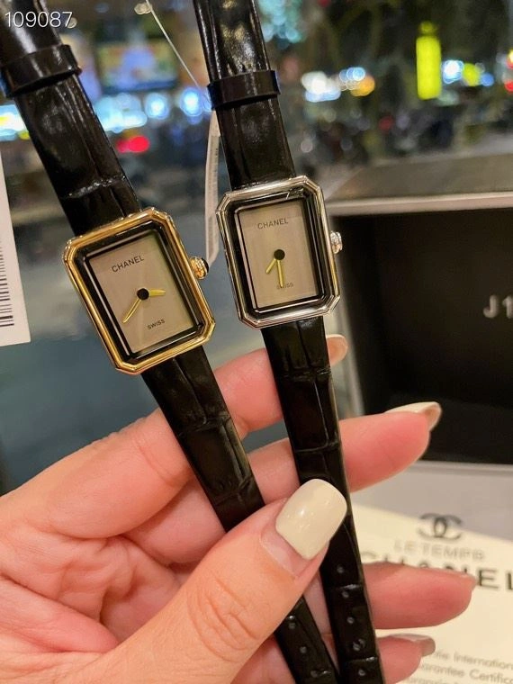 Chic CHANEL Watches 181511