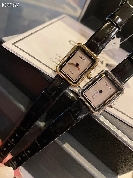 Chic CHANEL Watches 181511