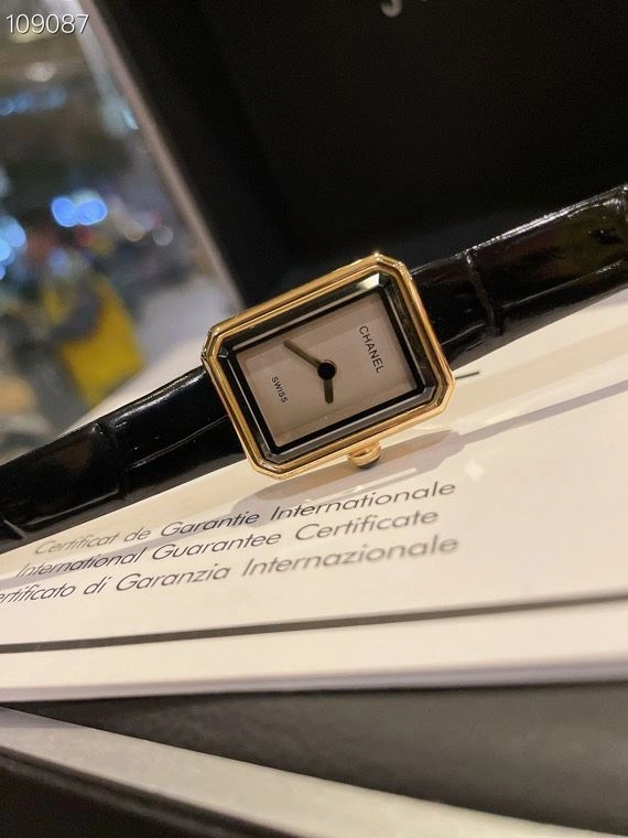 Chic CHANEL Watches 181511