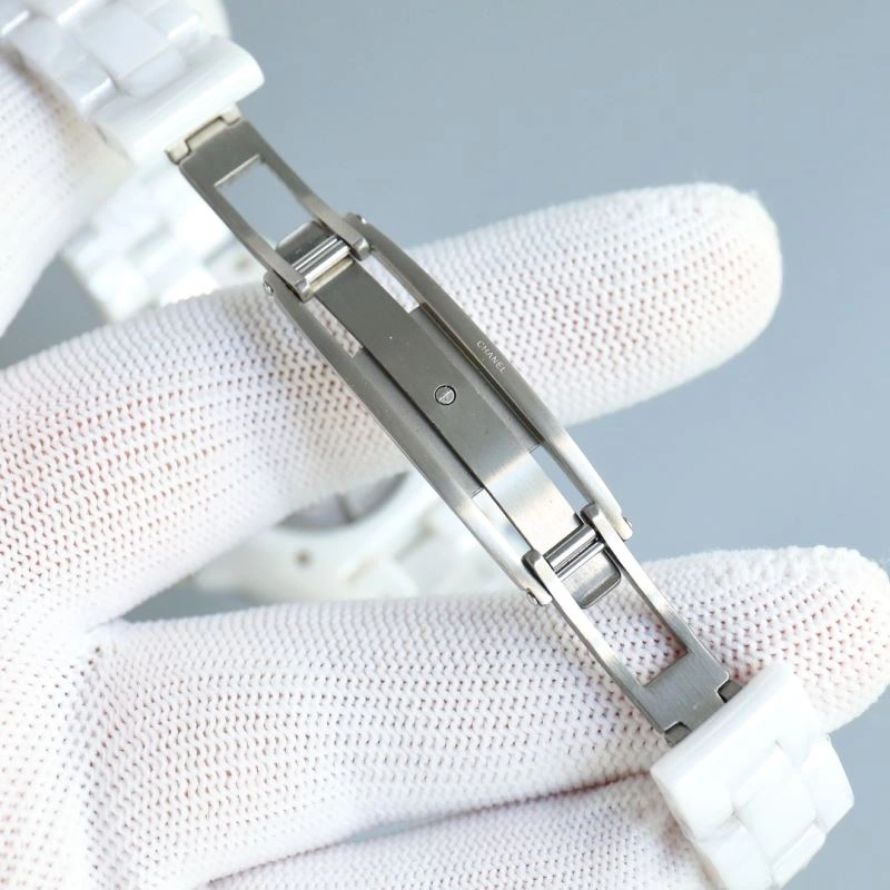MoistureWicking CHANEL Watches 181510