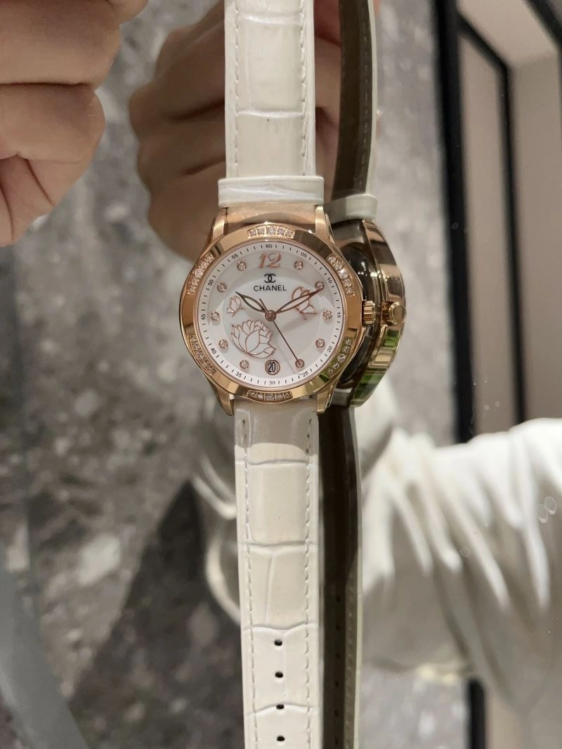 CHANEL Watches FashionForward 181498