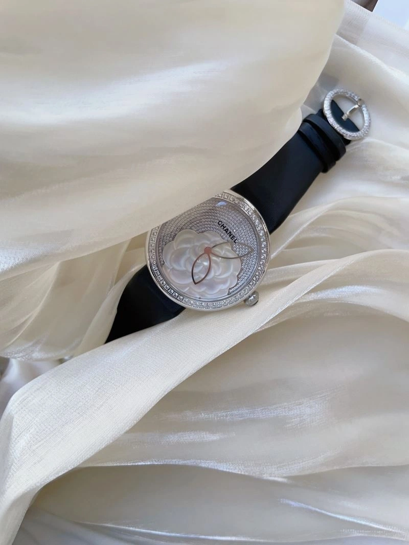 Attractive CHANEL Watches 181477