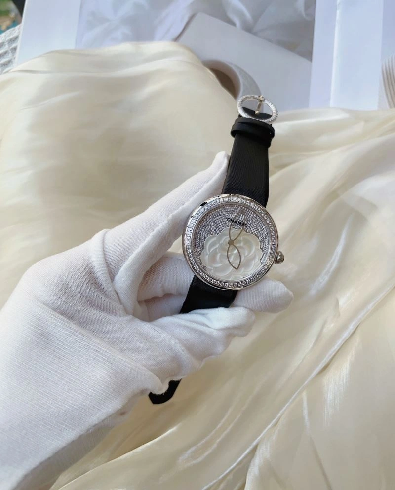 Attractive CHANEL Watches 181477