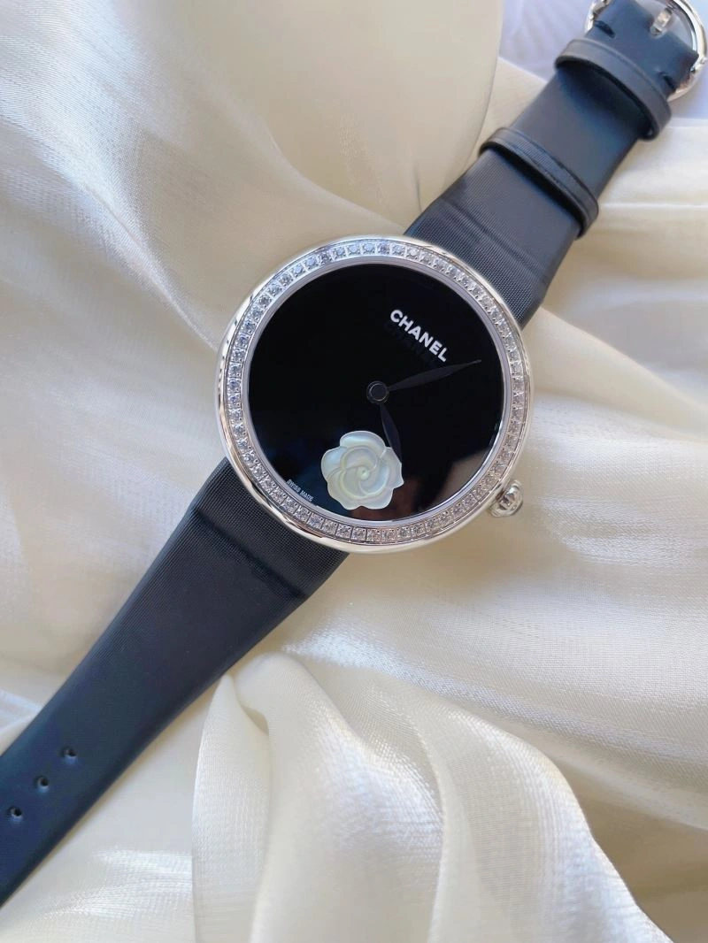 Neat CHANEL Watches 181488
