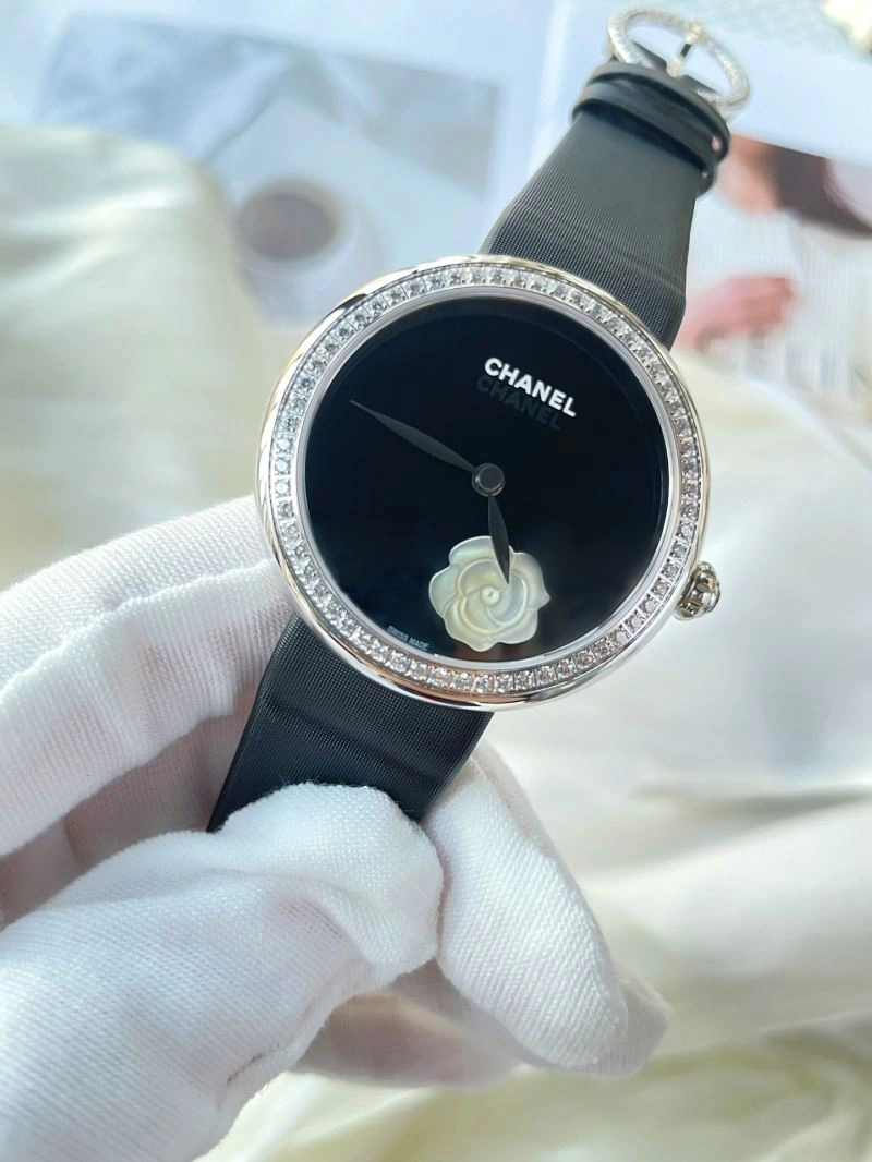 Neat CHANEL Watches 181488