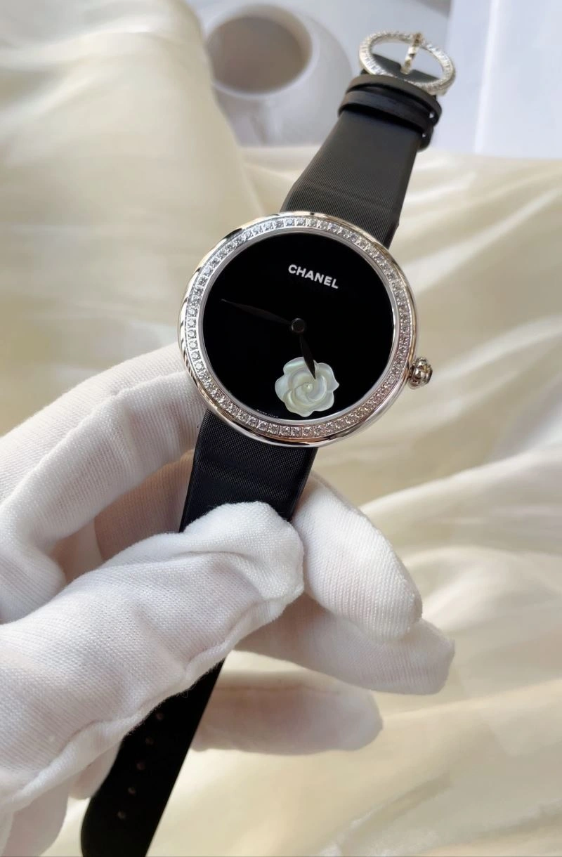 Neat CHANEL Watches 181488