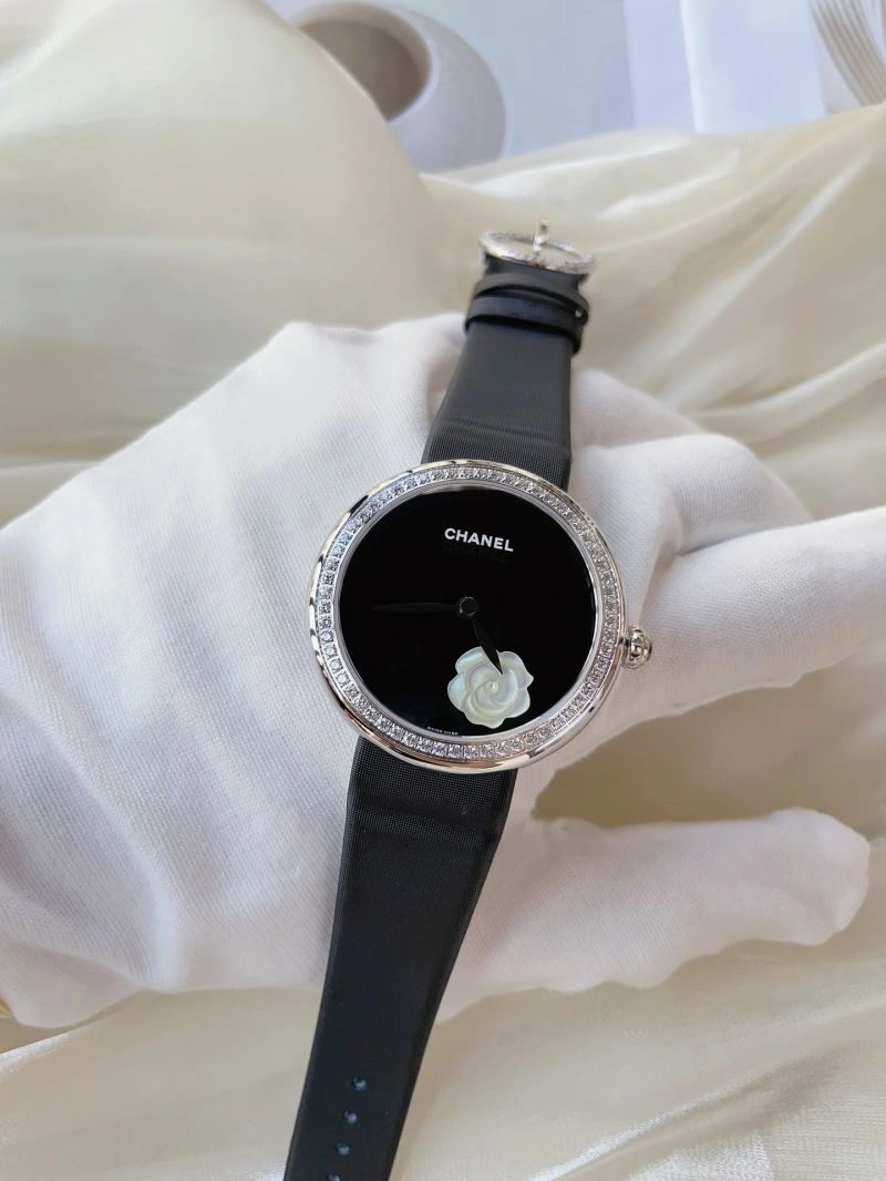 Neat CHANEL Watches 181488