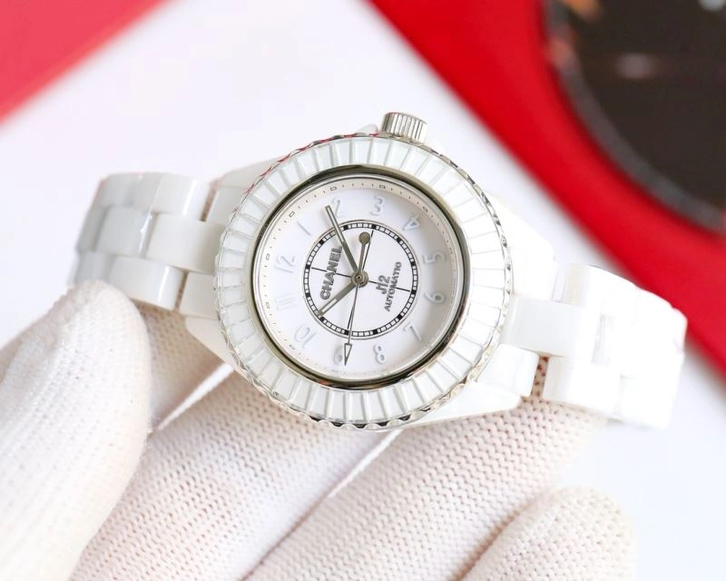 Sleek CHANEL Watches 181495