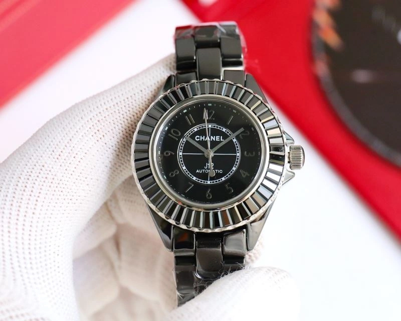 Sleek CHANEL Watches 181495