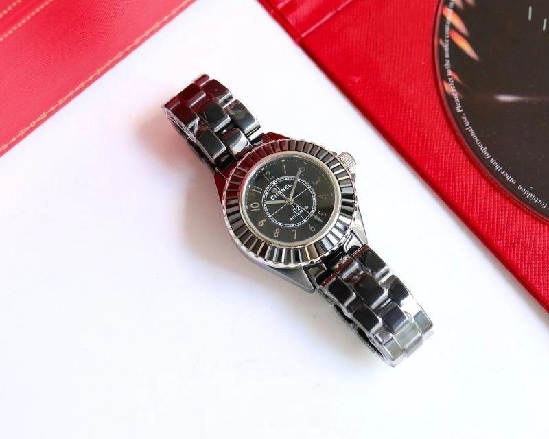 Sleek CHANEL Watches 181495