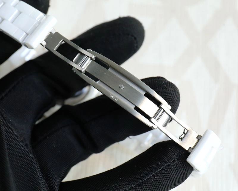 Comfortable CHANEL Watches 181484