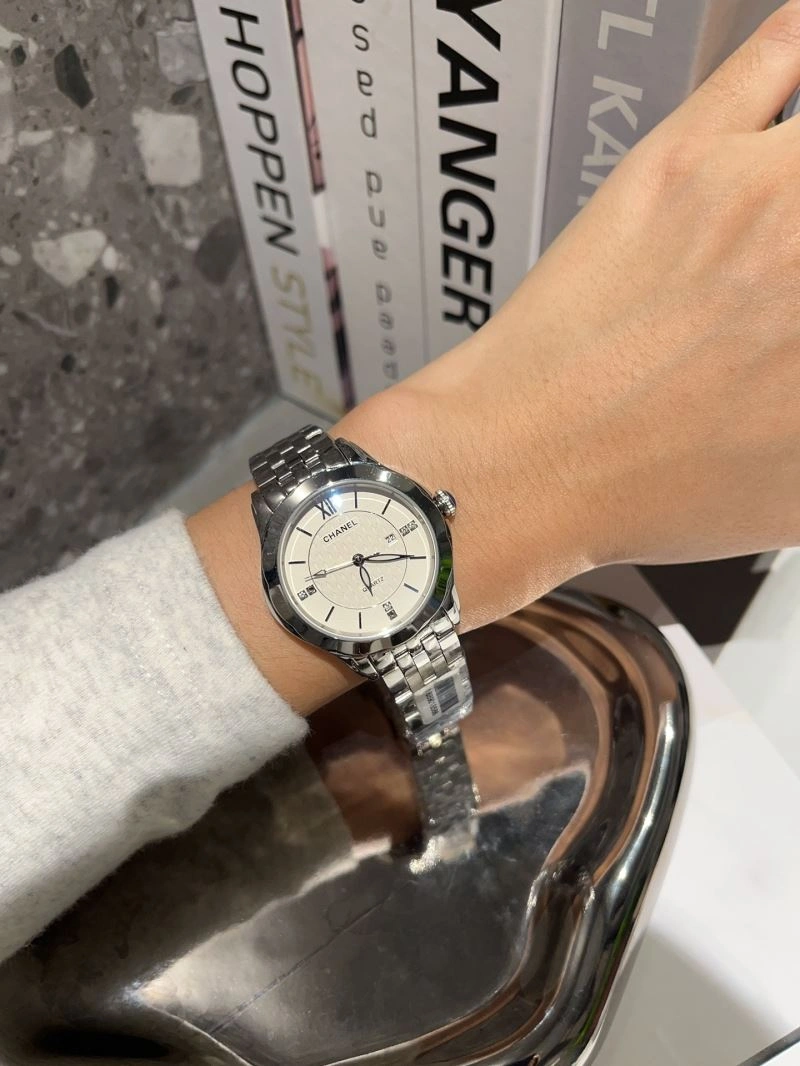 ZipUp CHANEL Watches 181497