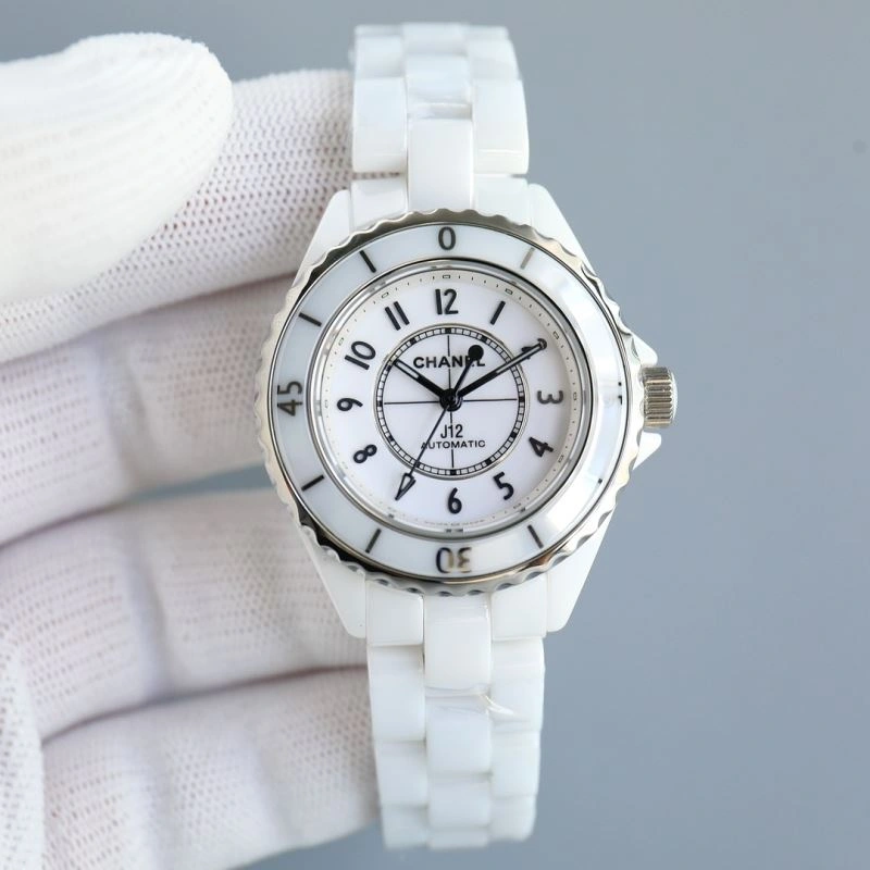 Versatile CHANEL Watches 181458
