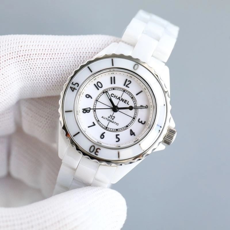 Versatile CHANEL Watches 181458