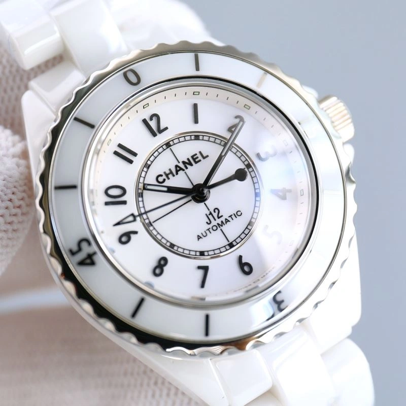 Versatile CHANEL Watches 181458