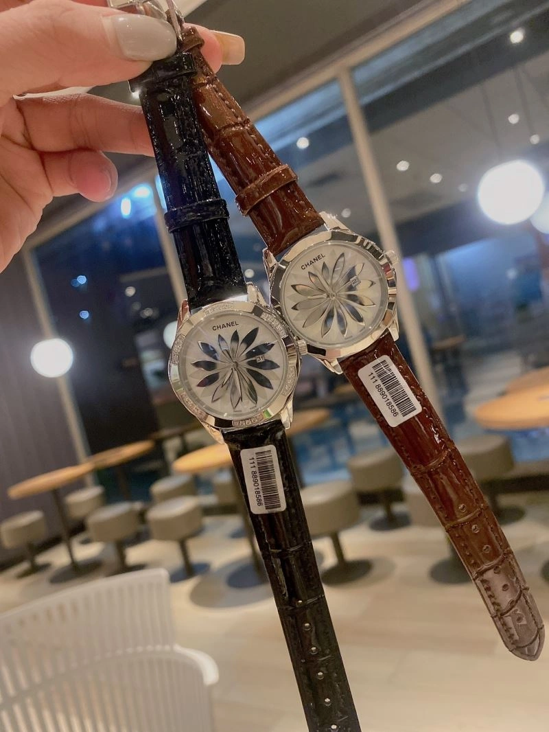Modern CHANEL Watches 181436