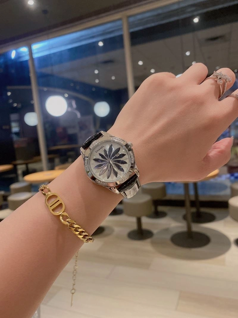 Modern CHANEL Watches 181436