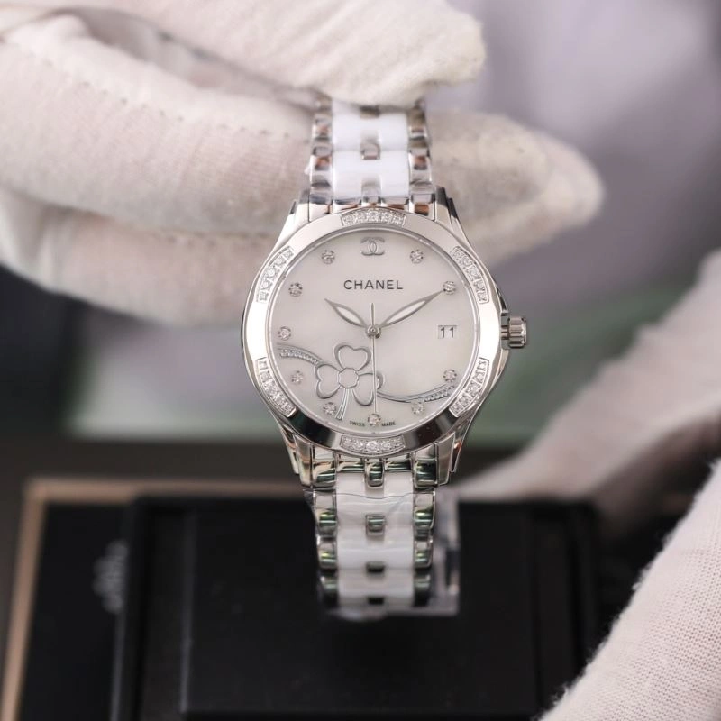 Effortless CHANEL Watches 181339