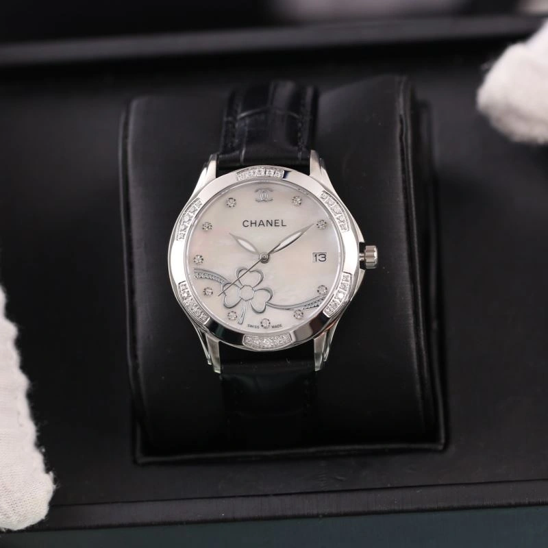 Effortless CHANEL Watches 181339