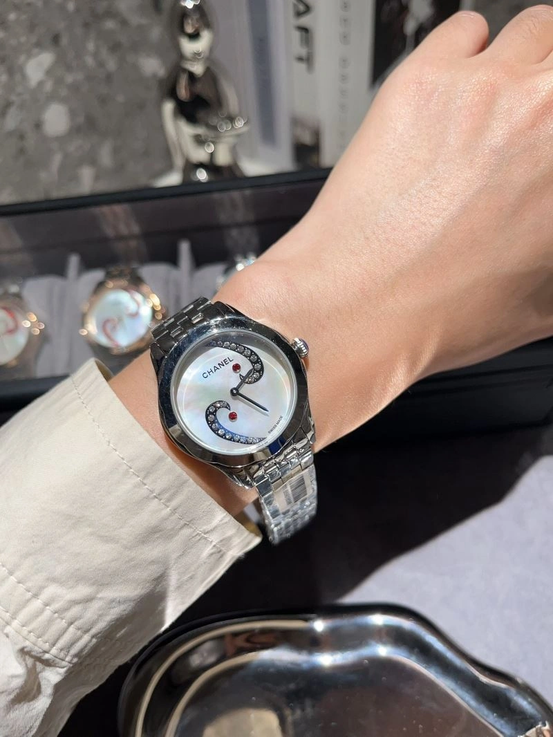 Popular CHANEL Watches 181337