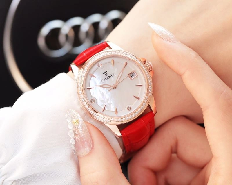 Contemporary CHANEL Watches 181333