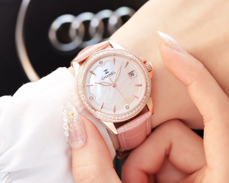 Contemporary CHANEL Watches 181333