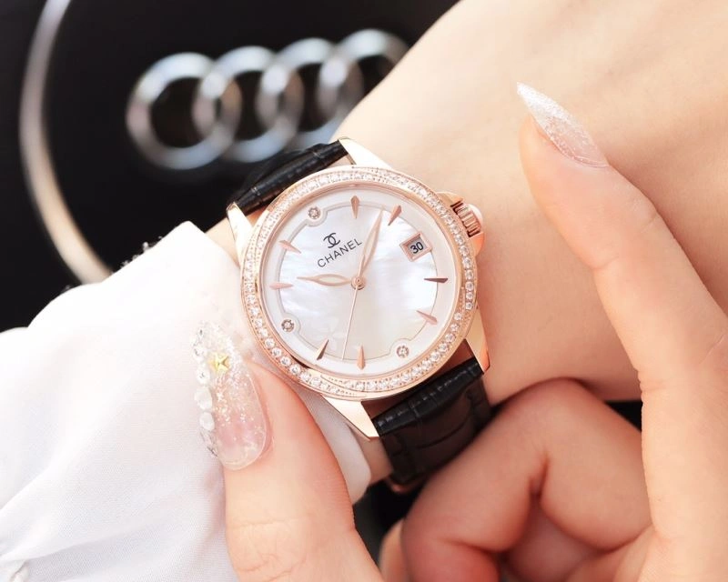 Contemporary CHANEL Watches 181333