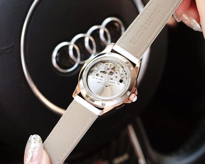Contemporary CHANEL Watches 181333