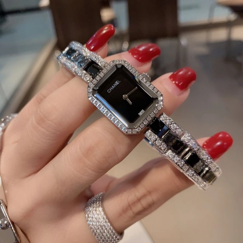 TravelReady CHANEL Watches 181318