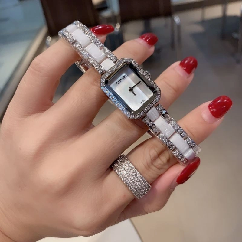 TravelReady CHANEL Watches 181318
