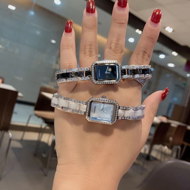 TravelReady CHANEL Watches 181318