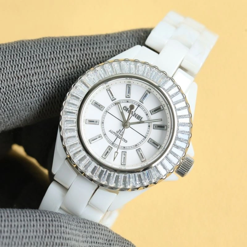 Neat CHANEL Watches 181310