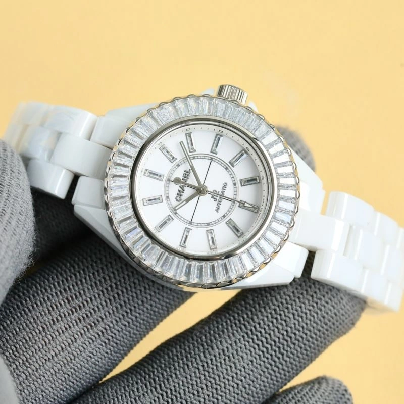 Neat CHANEL Watches 181310