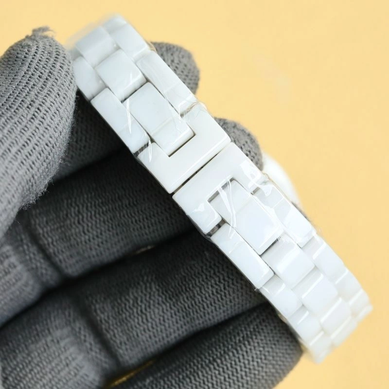 Neat CHANEL Watches 181310