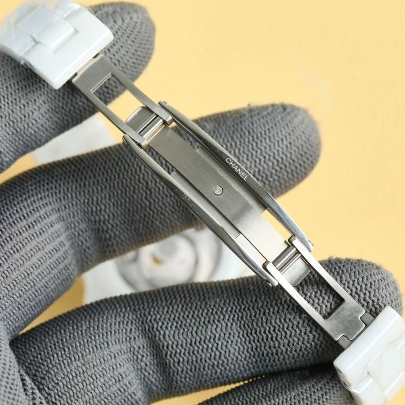 Neat CHANEL Watches 181310