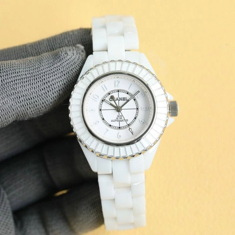 Unique CHANEL Watches 181311