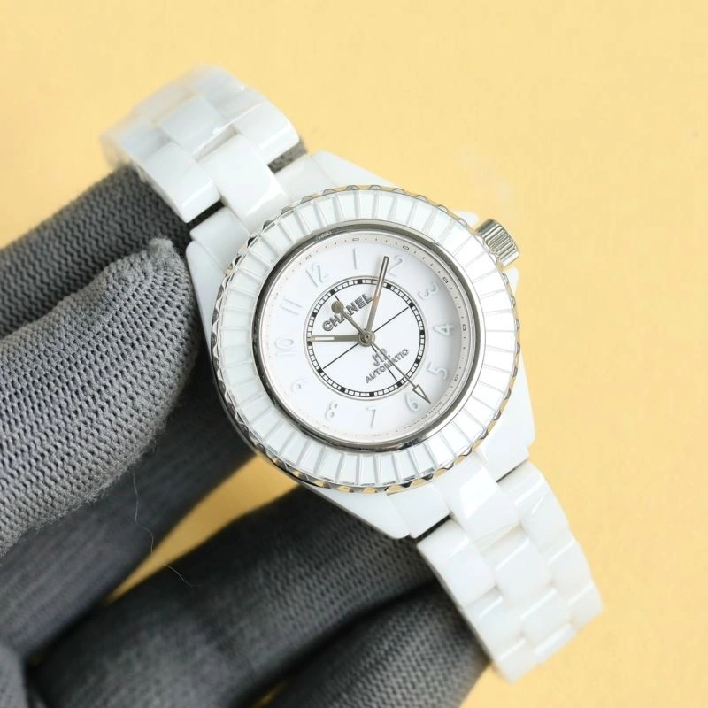 Unique CHANEL Watches 181311