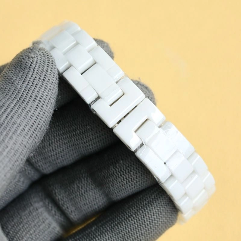 Unique CHANEL Watches 181311