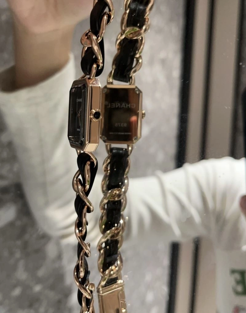 SunProtective CHANEL Watches 181308