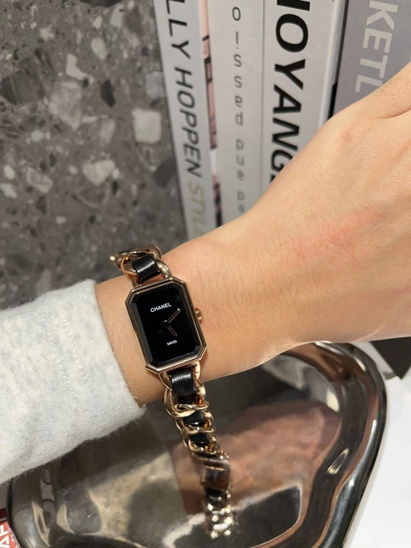 SunProtective CHANEL Watches 181308
