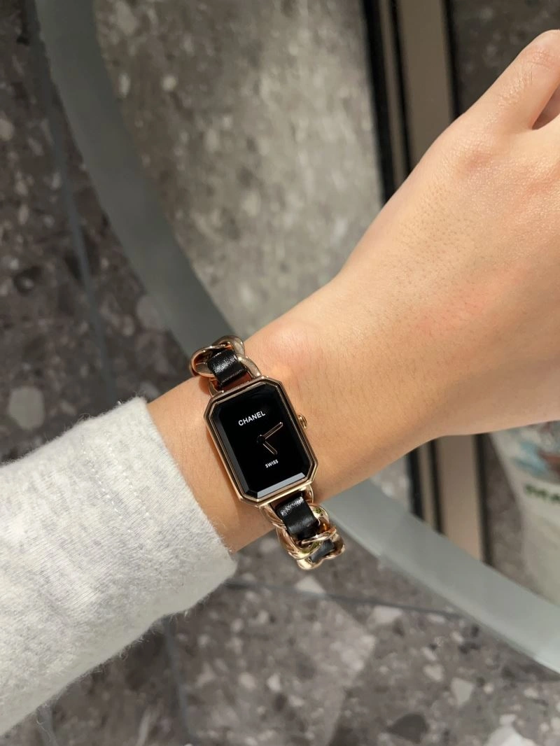 SunProtective CHANEL Watches 181308