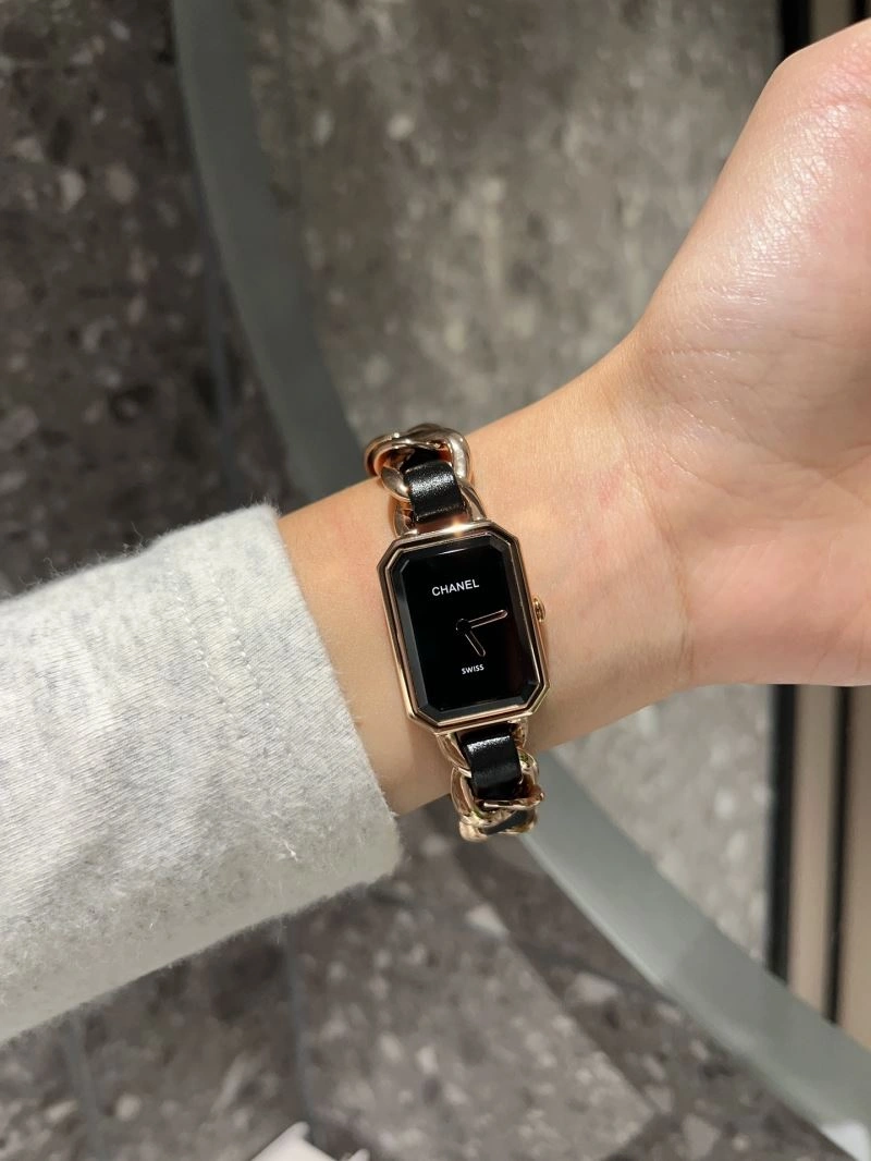 SunProtective CHANEL Watches 181308