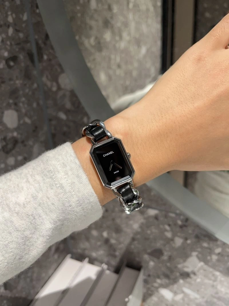 WellDesigned CHANEL Watches 181307