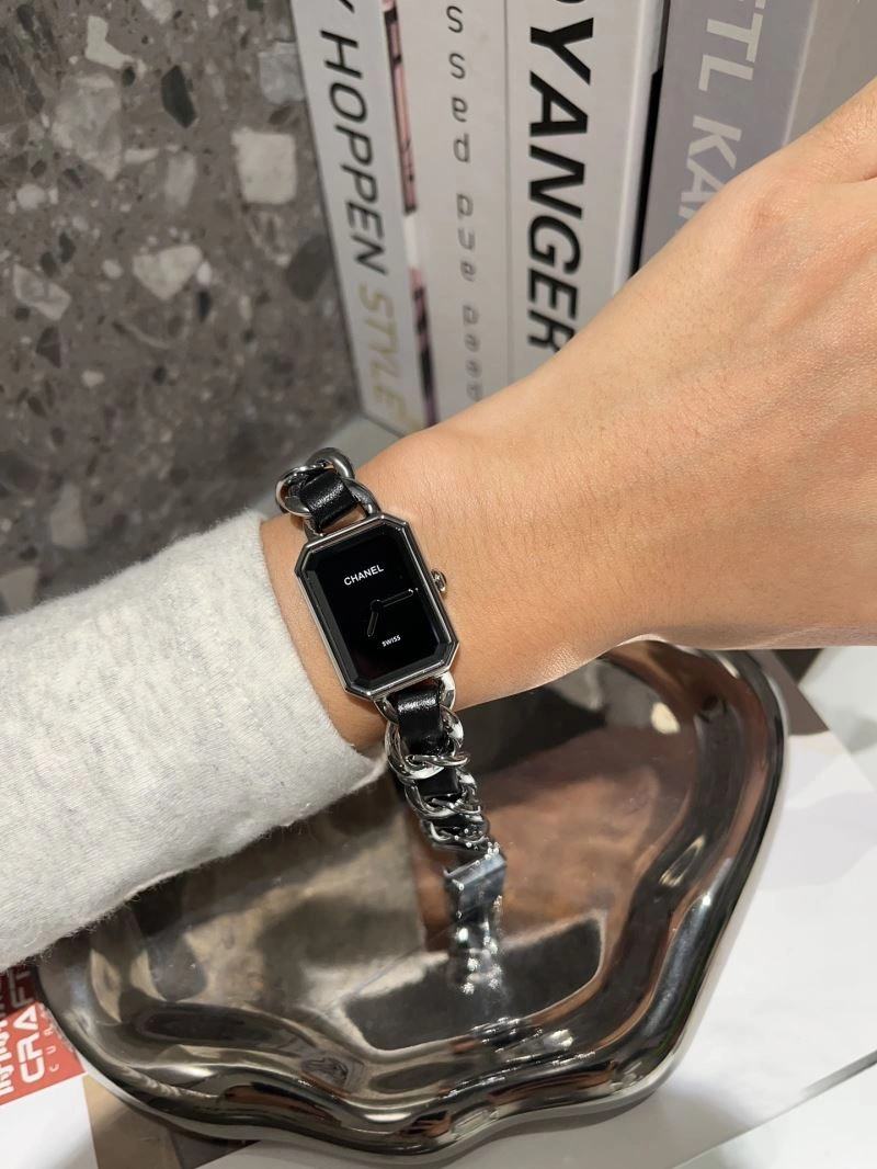 WellDesigned CHANEL Watches 181307