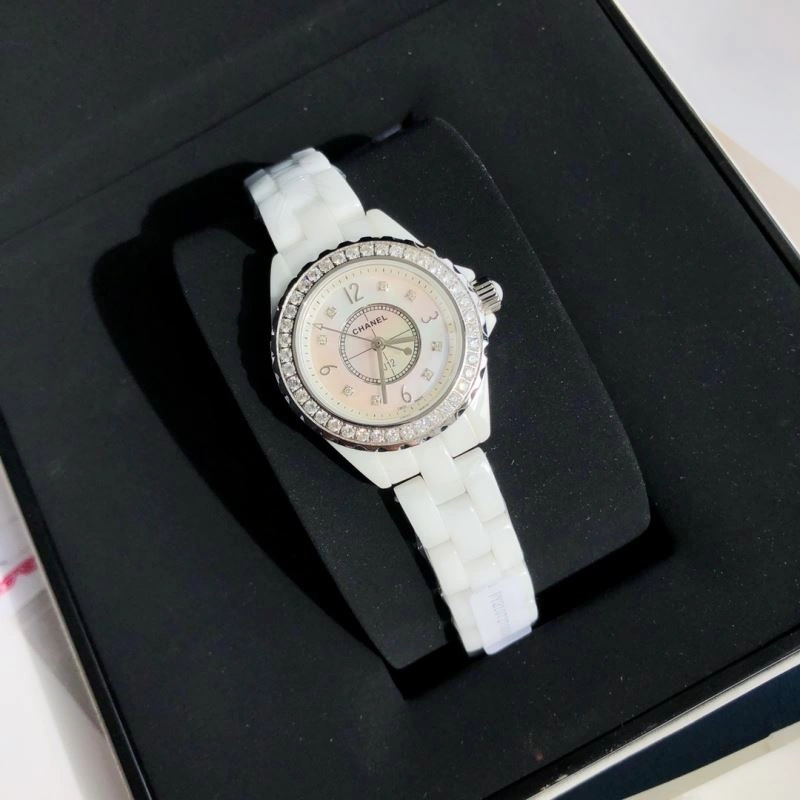 SmoothTexture CHANEL Watches 181288