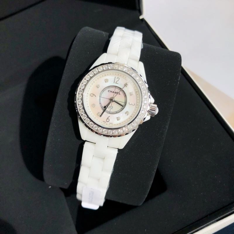 SmoothTexture CHANEL Watches 181288