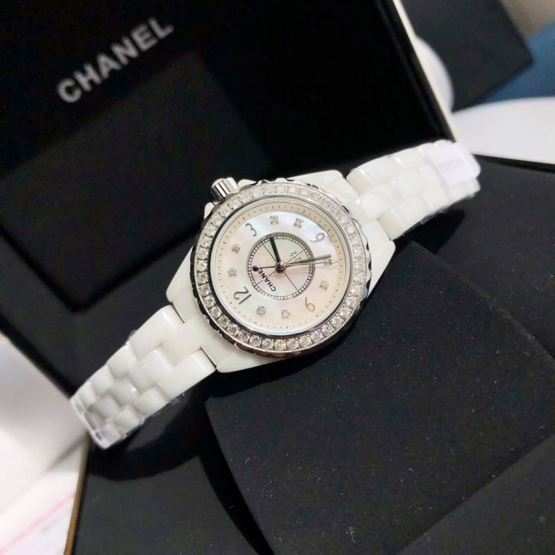 SmoothTexture CHANEL Watches 181288
