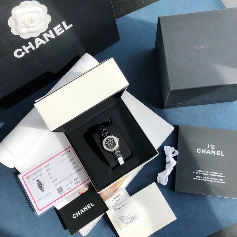 Snug CHANEL Watches 181279